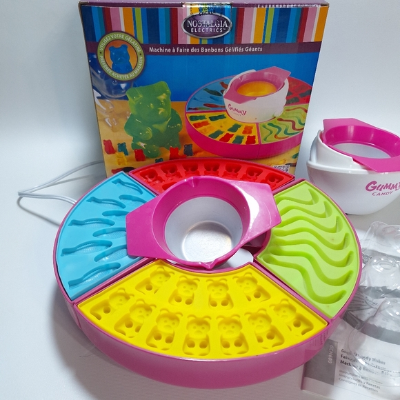 Nostalgia Electric Giant Candy Gummy Bear Maker Fish and Worm Molds - Picture 3 of 9